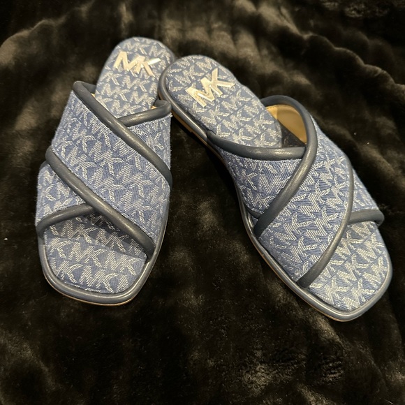 Michael Kors slippers - Picture 1 of 3